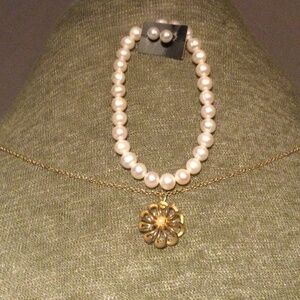 3 Piece Set Gold Tone Pearl Necklace. Stretch Pearl Bracelet and Earrings.